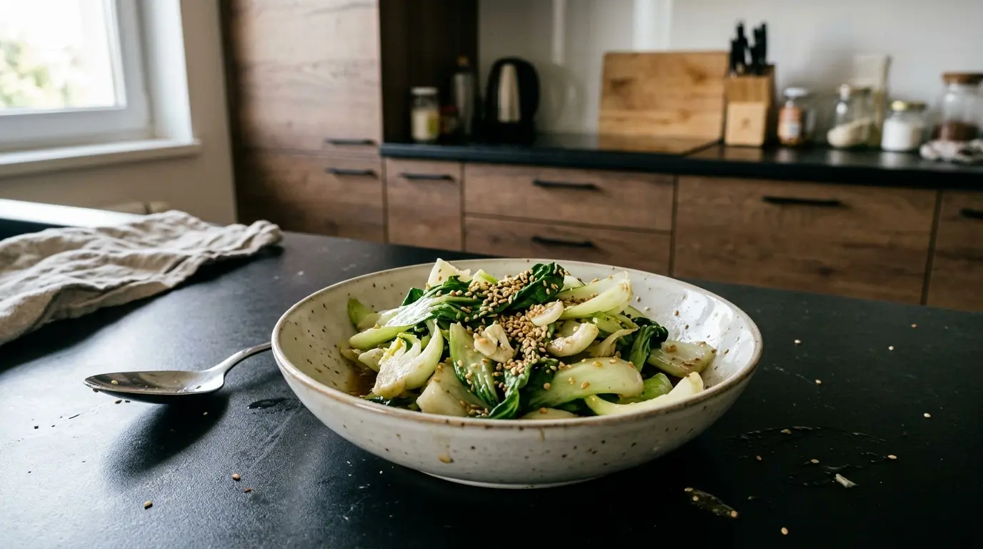 Salade chinoise de chou bok choy à l’ail et au sésame